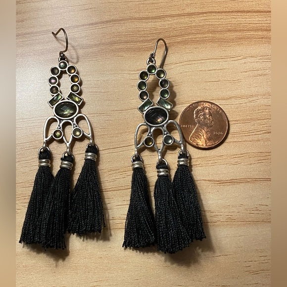 Silver colored black tassel earrings - Picture 6 of 6
